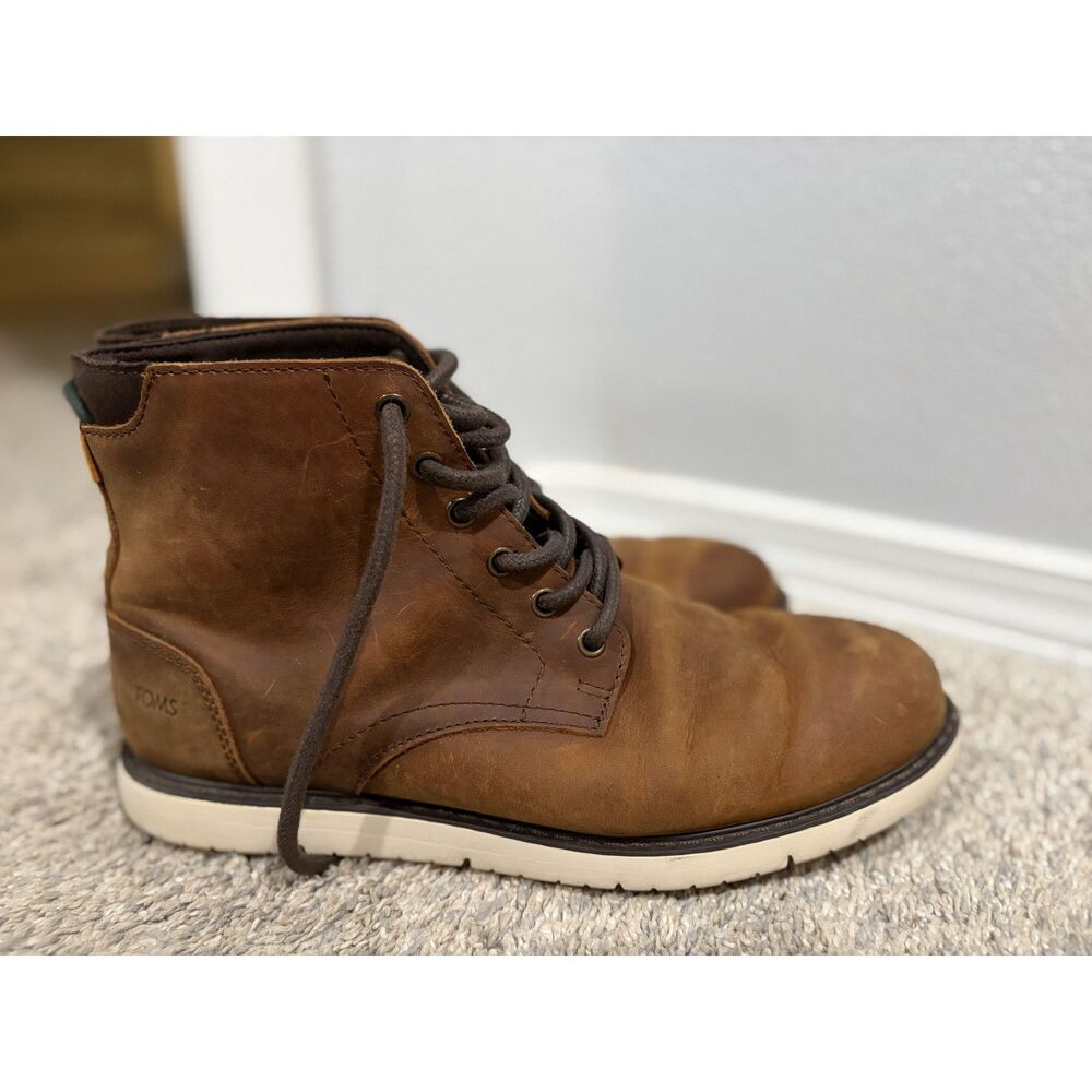 Streetwear causal  mid top Toms boots, water resistant leather, size 10, Brown